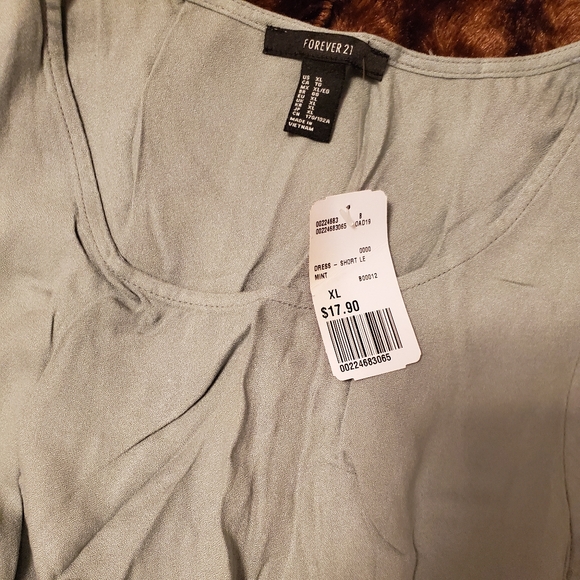 Casual ladies top - Picture 2 of 2